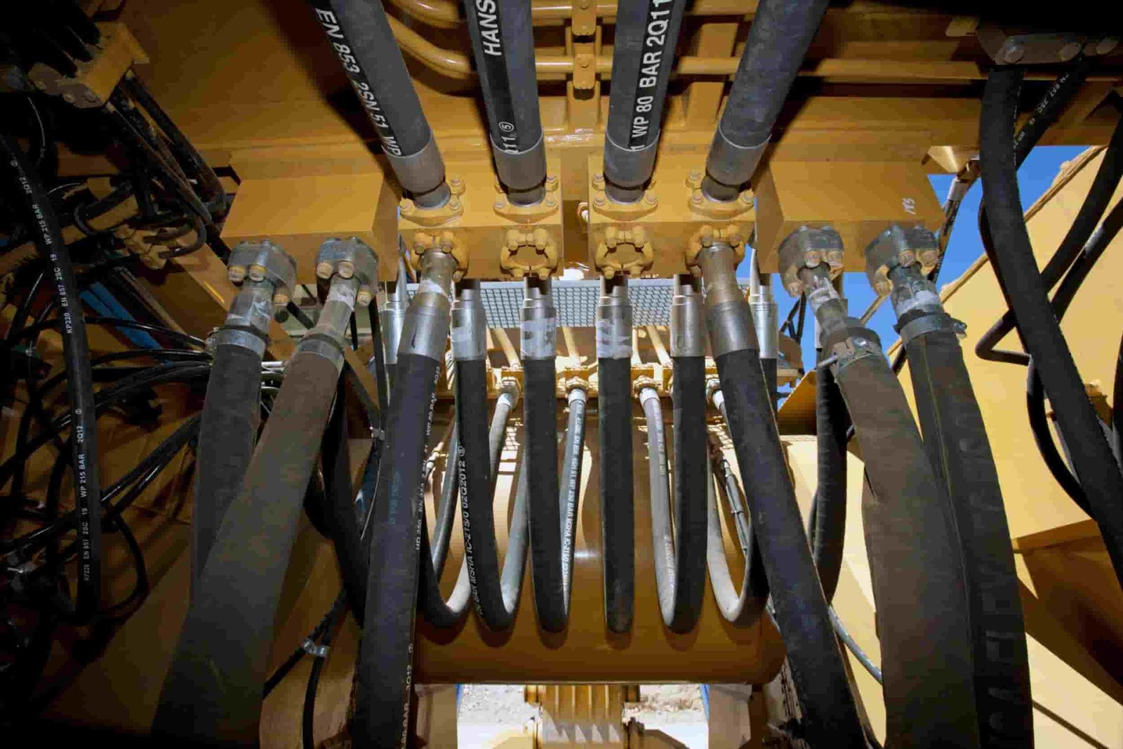 How to Prevent Hydraulic Hose Failure: 12 Field-Proven Practices